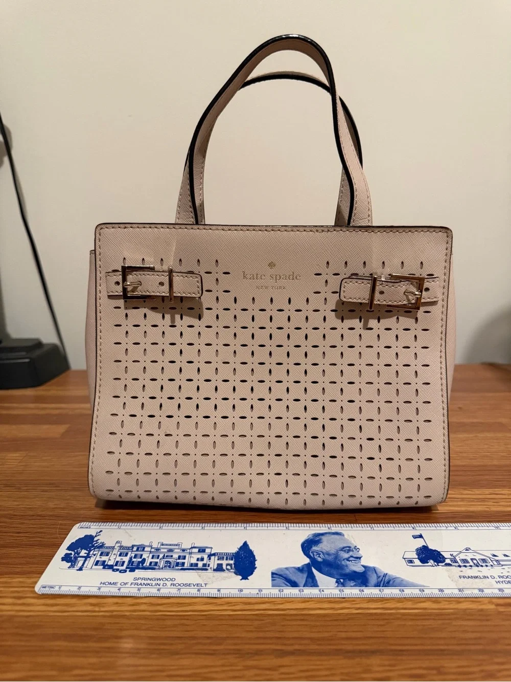 Kate Spade New York Beige Milton Land Saffiano Leather handbag
